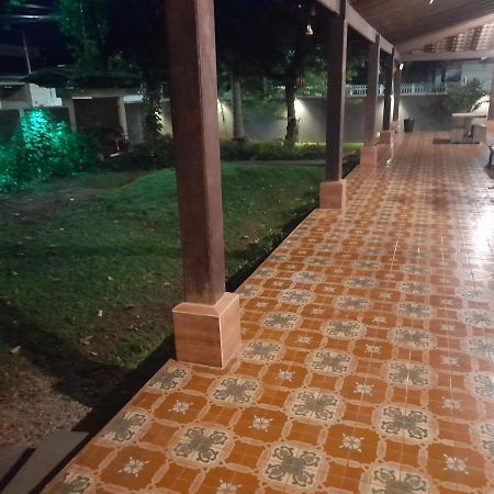 Hospedagem econômica, Suítes Flor de Maria na Martin de Sá Caraguatatuba Exterior foto