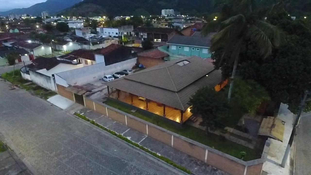 Hospedagem econômica, Suítes Flor de Maria na Martin de Sá Caraguatatuba Exterior foto