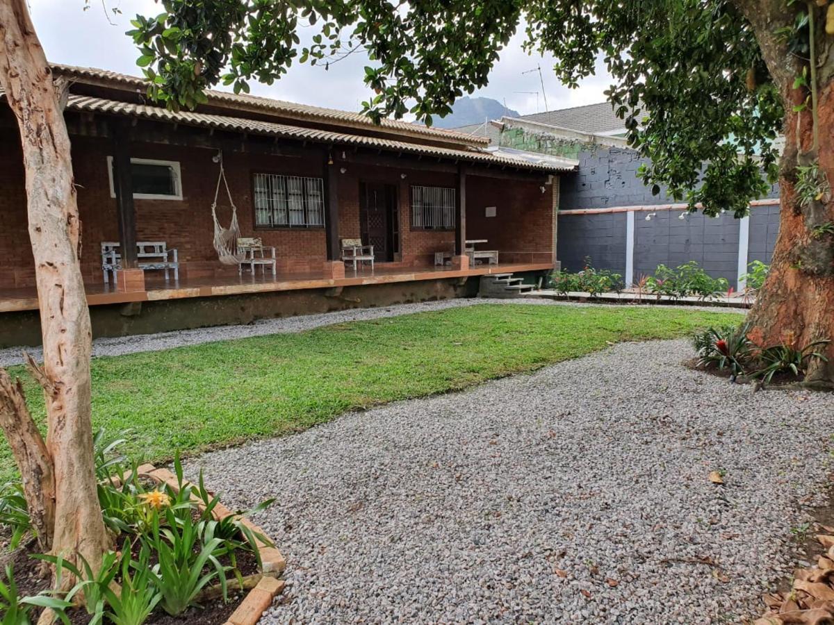 Hospedagem econômica, Suítes Flor de Maria na Martin de Sá Caraguatatuba Exterior foto