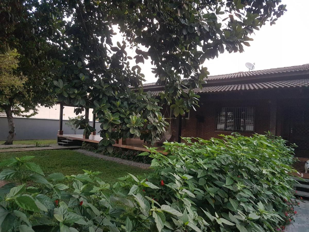 Hospedagem econômica, Suítes Flor de Maria na Martin de Sá Caraguatatuba Exterior foto